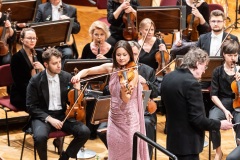 28. Wielkanocny Festiwal Ludwiga van BeethovenaSobota, 17 marca, 19.30 / Sunday, 17 March, 7:30 pmFilharmonia Narodowa – Sala Koncertowa / Warsaw Philharmonic – Concert Hallul. Sienkiewicza 10Inauguracja festiwalu wykonawcyArabella Steinbacher – skrzypceSinfonia VarsoviaJacek Kaspszyk – dyrygentutworyLudwig van BeethovenUwertura Poświęcenie domu op. 124Koncert skrzypcowy D-dur op. 61*** Przerwa 20 min ***Richard StraussAlso sprach Zarathustrapoemat symfoniczny op. 30        Fot. Bruno Fidrych PLASTERSTUDIO